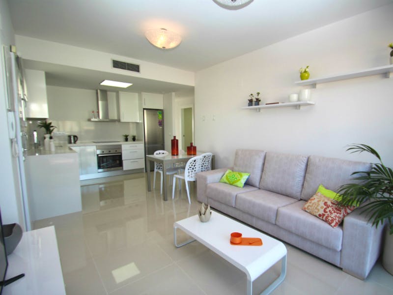 2 or 3 bedroom bungalows with garden or solarium only 8 min to Los Náufragos beach Torrevieja. 5