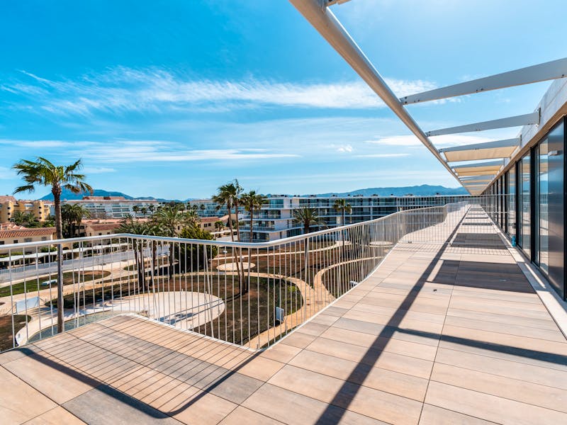 Denia Beach - 1, 2 and 3 bedroom apartments with terrace overlooking the sea or with views over the Montgó mountain, at the beach of La Almadraba beach 5