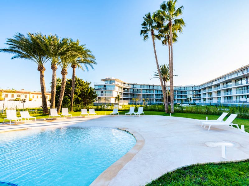 Denia Beach - 1, 2 and 3 bedroom apartments with terrace overlooking the sea or with views over the Montgó mountain, at the beach of La Almadraba beach 2