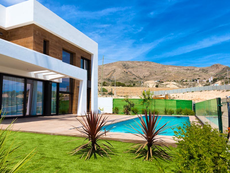 North Costa Blanca  - Villas with 3 bedrooms and 3 bathrooms, solarium, on private plot with pool and garden, Finestrat. 1