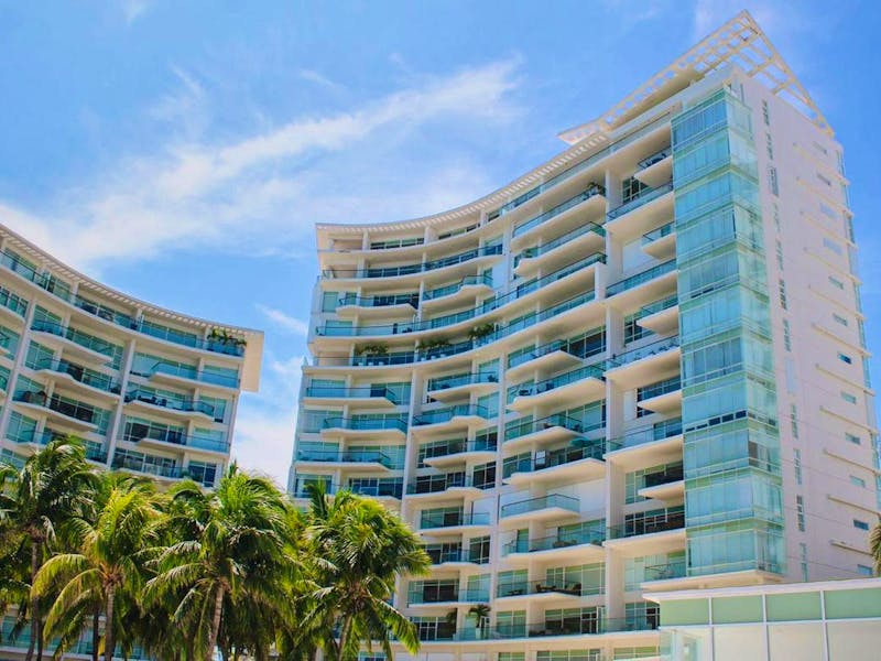 Exclusive apartment for sale in Puerto Cancun 0