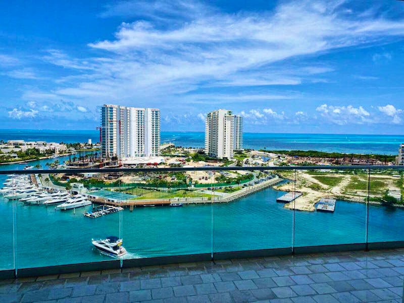 Building with sea views in Cancun | Aria Puerto Cancun 1