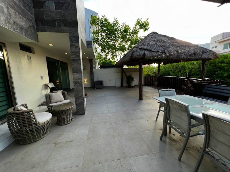 Luxury house in Isla Dorada 0